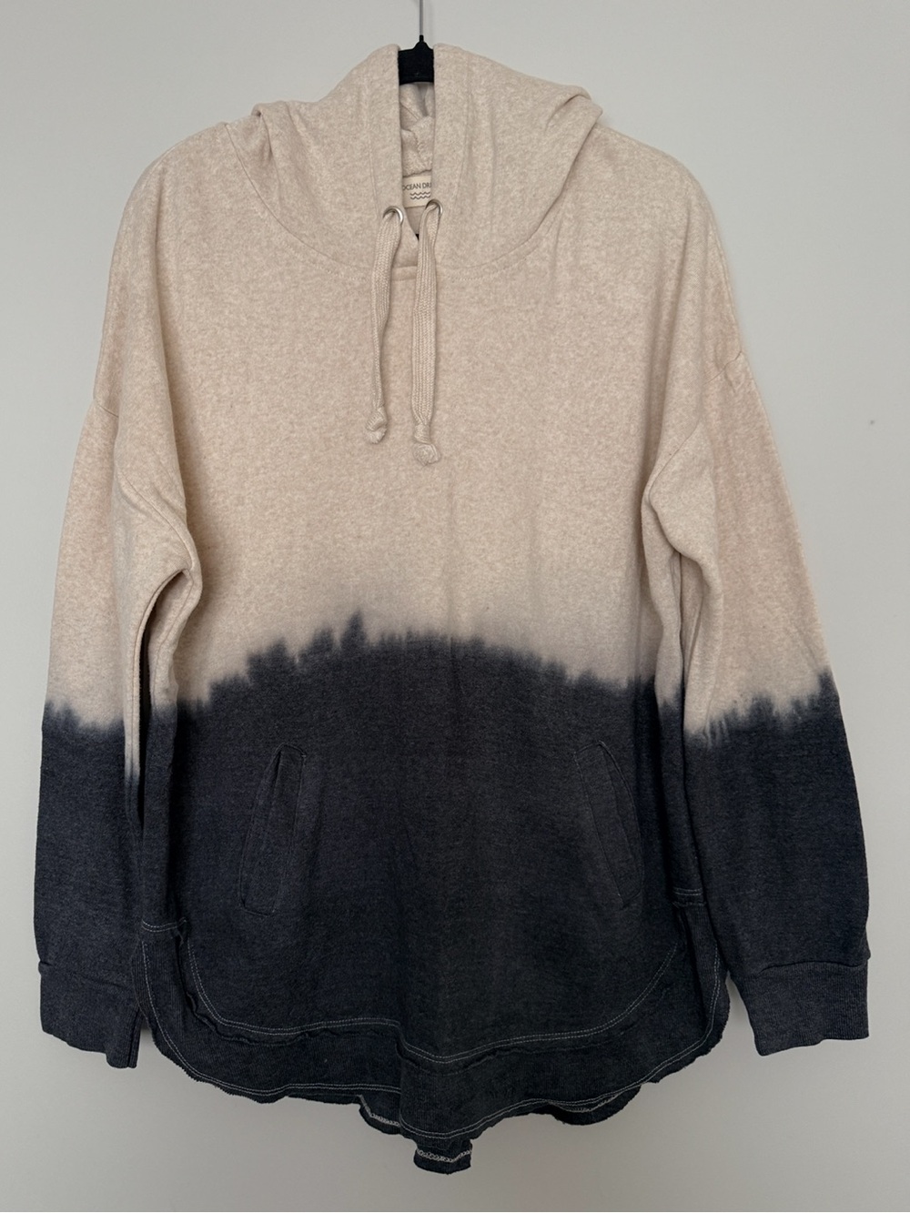Ocean Drive Beige to Black Dip-Dye Hooded Pullover Womens Size L